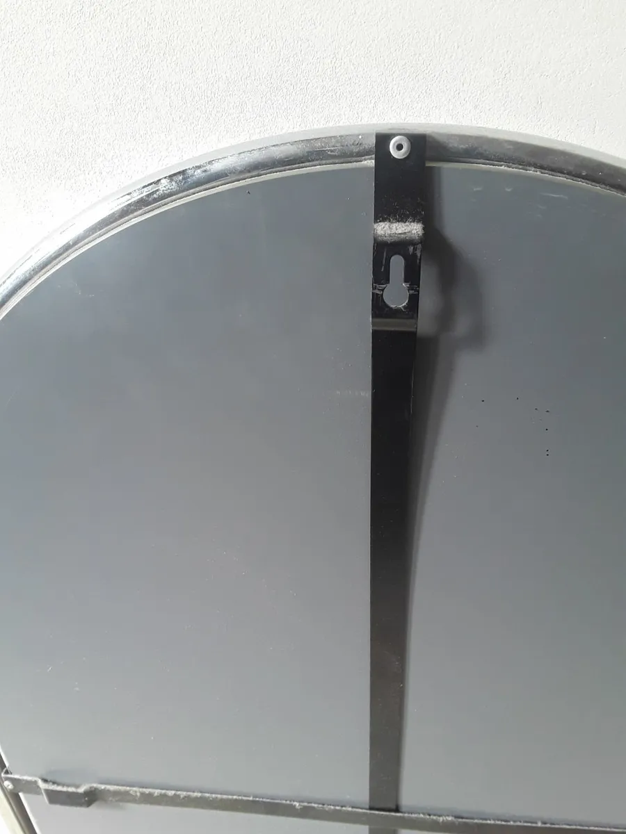 Good size bathroom mirror - Image 3