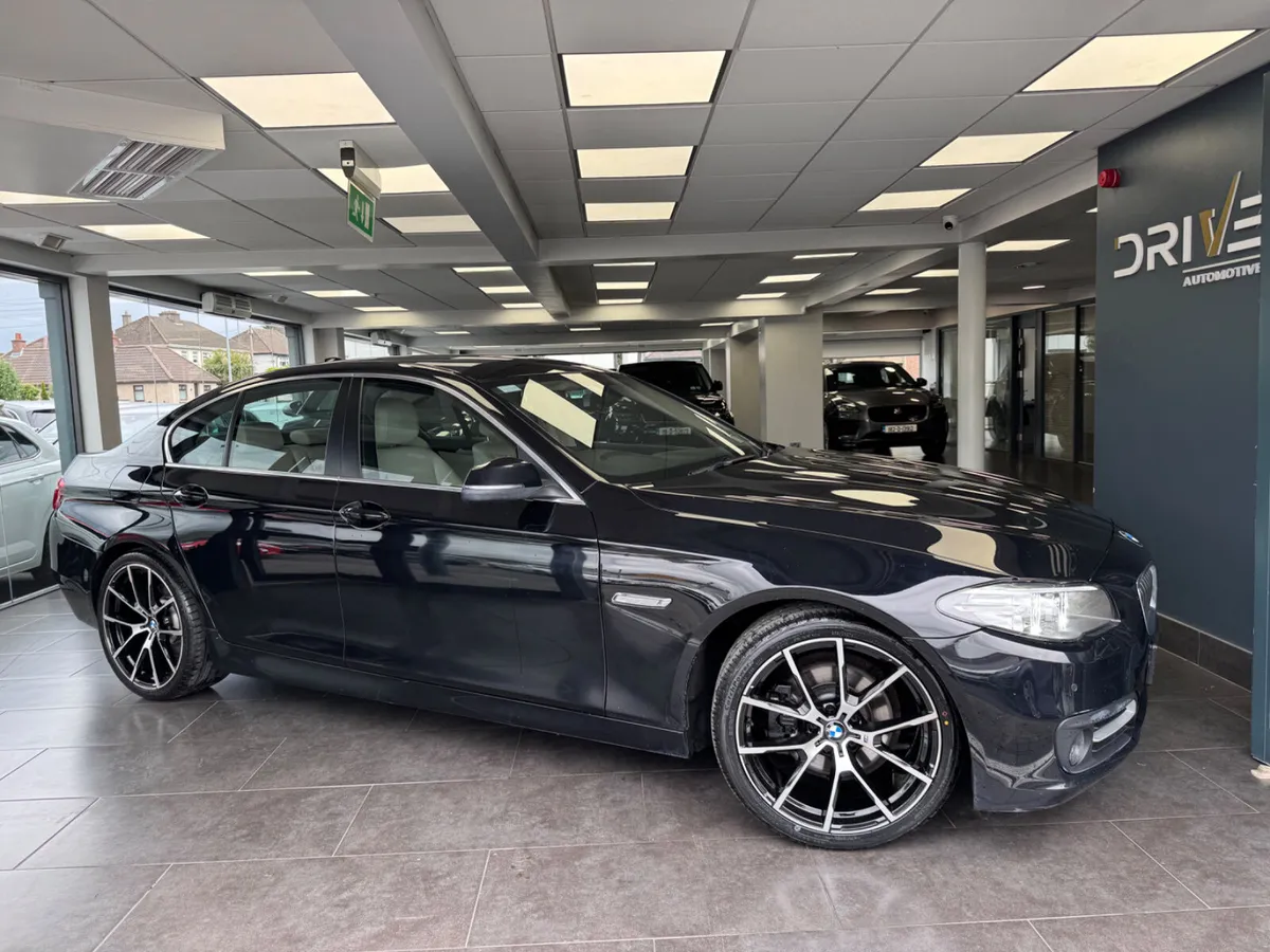BMW 5-Series 2015 520d  Luxury ***Automatic *** - Image 1