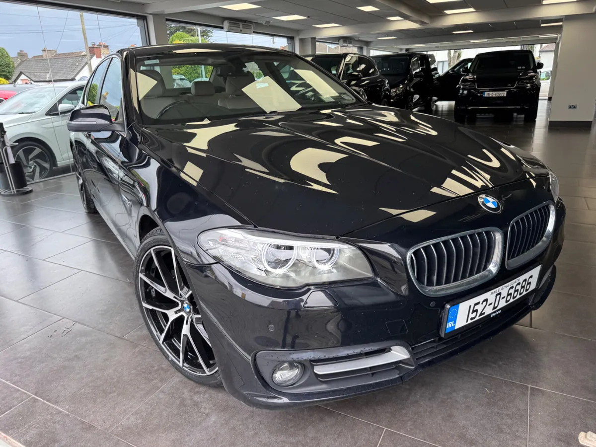 BMW 5-Series 2015 520d  Luxury ***Automatic *** - Image 4