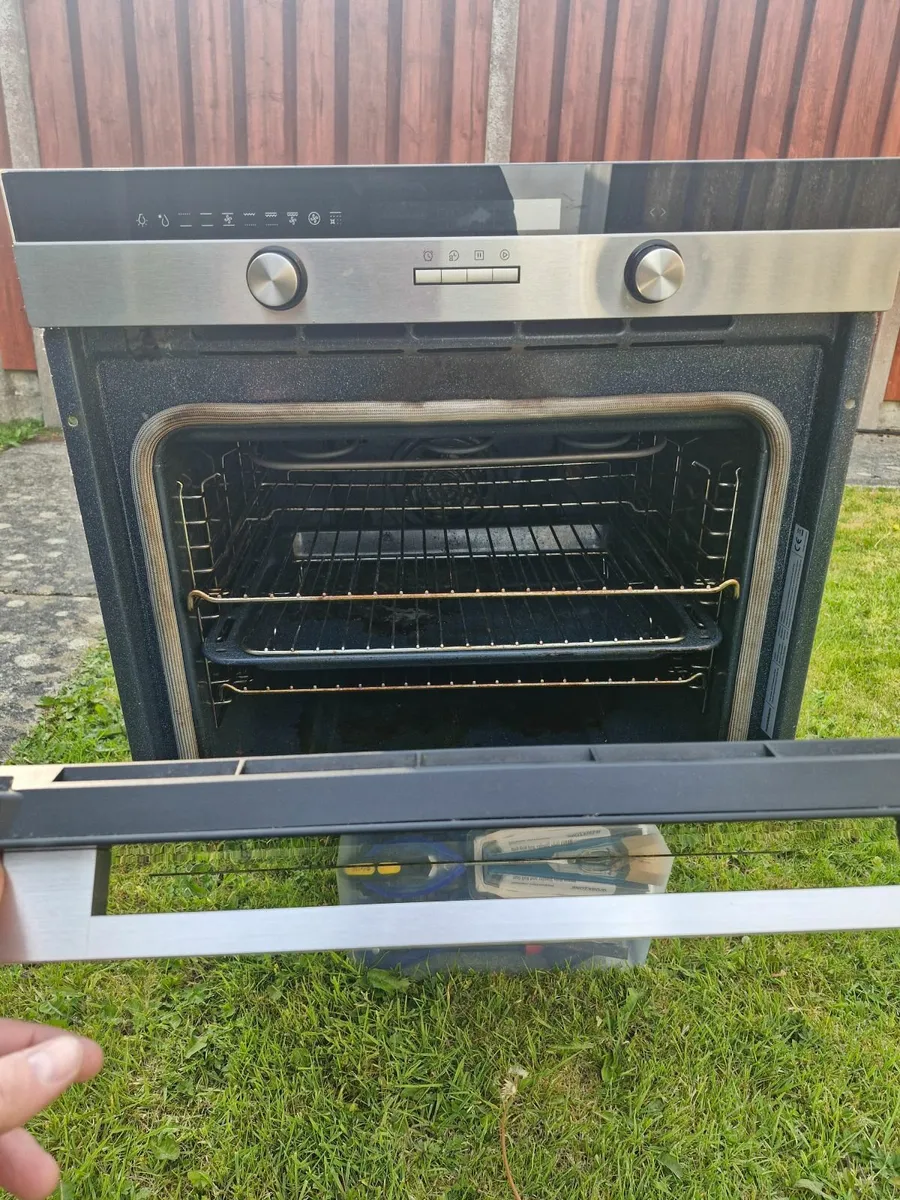 Oven - Image 1