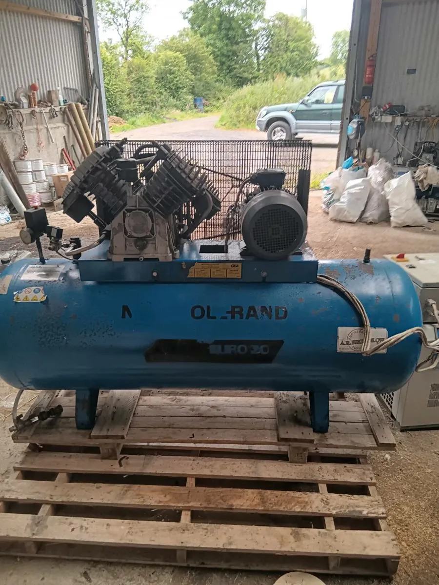 Air compressor - Image 1