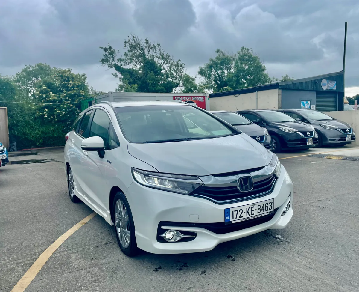 HONDA SHUTTLE 2017 (1.5, HYBRID) - Image 1