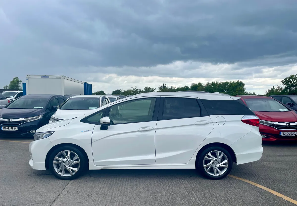 HONDA SHUTTLE 2017 (1.5, HYBRID) - Image 4