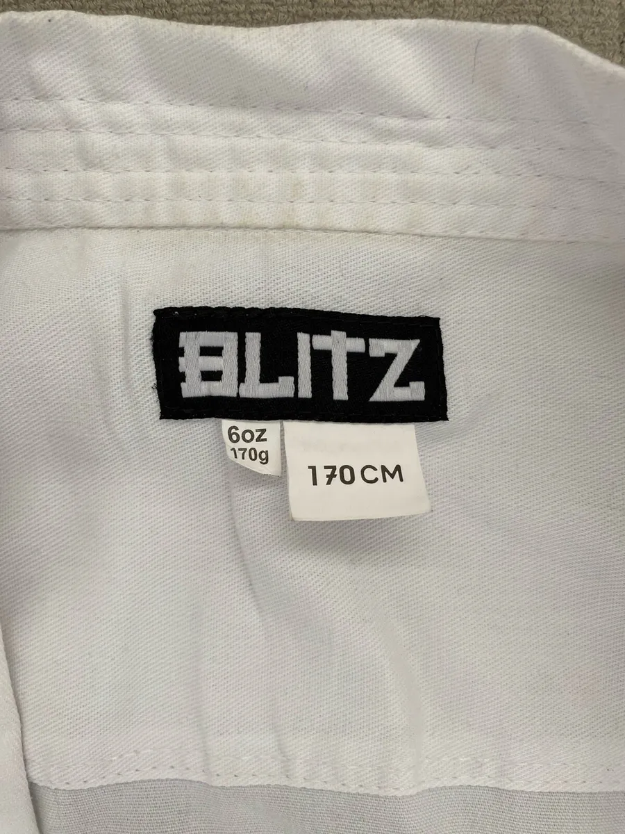 Martial arts suit - Image 4