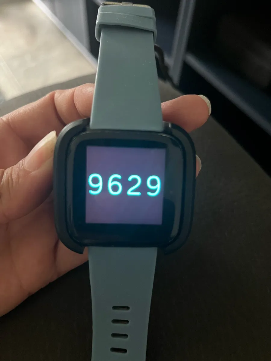 Fitbit versa - Image 2