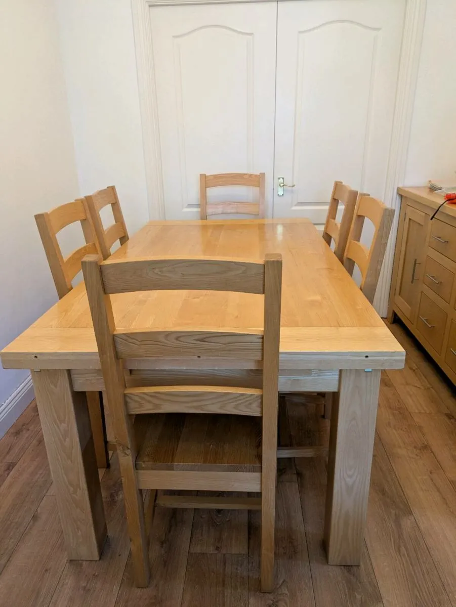 Dining table and chairs - Image 1