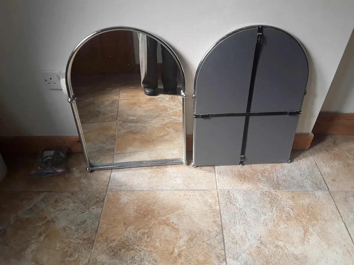 Good size bathroom mirror - Image 1