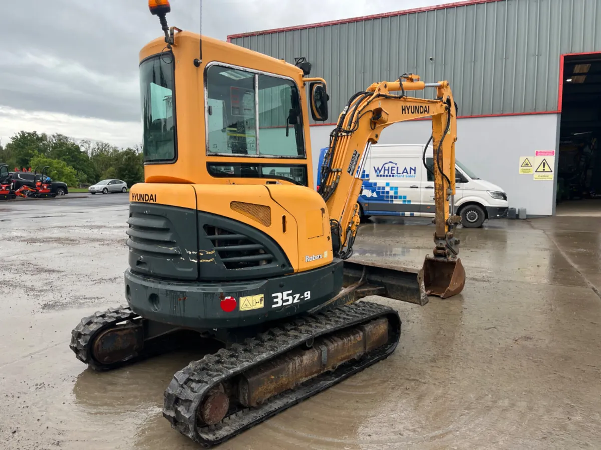 Hyundai R35Z-9 Mini Excavator - Image 4