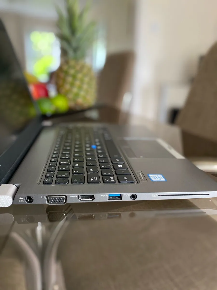 As new, Toshiba Portégé Laptop - Image 4