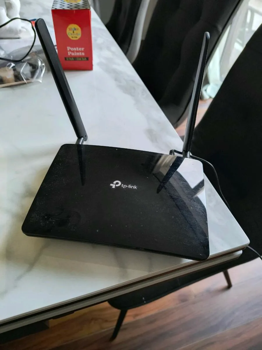 TP-Link Wireless 4G LTE Router - Image 4