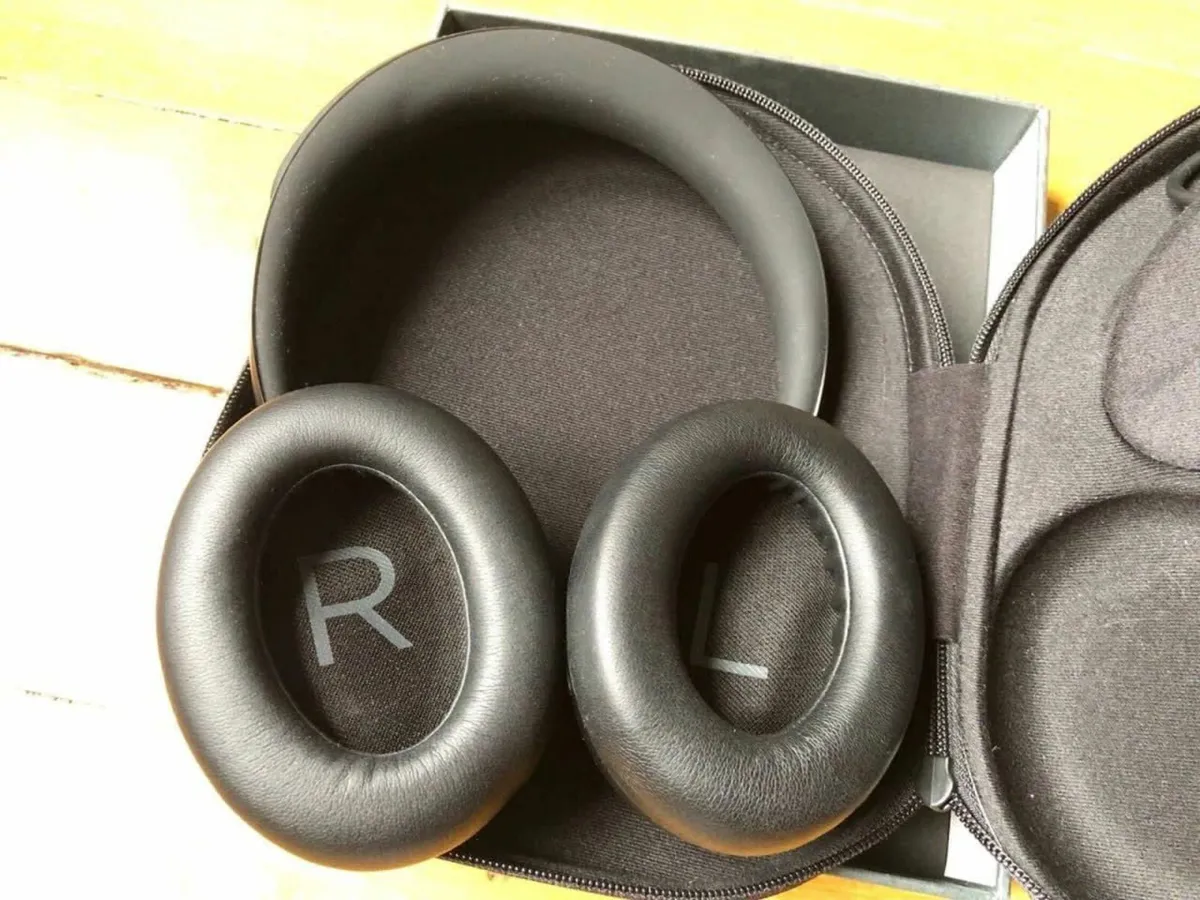 Bose NC700 - Image 2