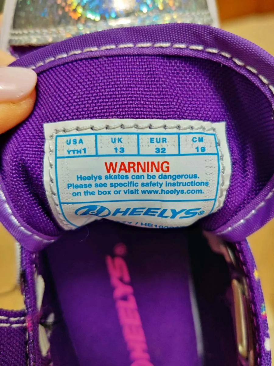 Heeleys kids shoes - Image 3