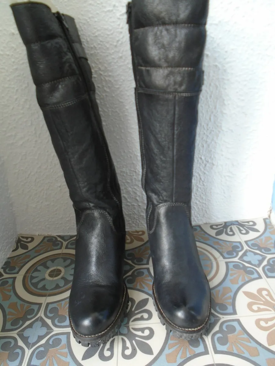 Ladies Black High boots,Size 39, New - Image 4