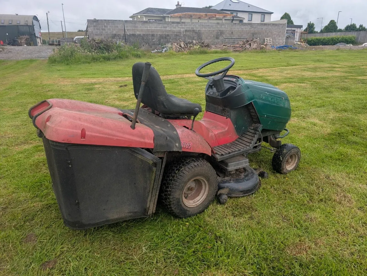 Castelgarden 17hp 40" ride on lawnmower - Image 3