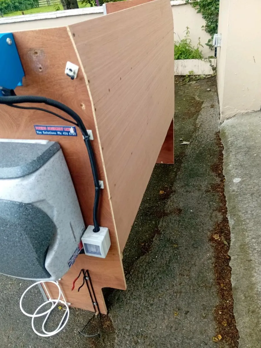 Van shelfing - Image 4