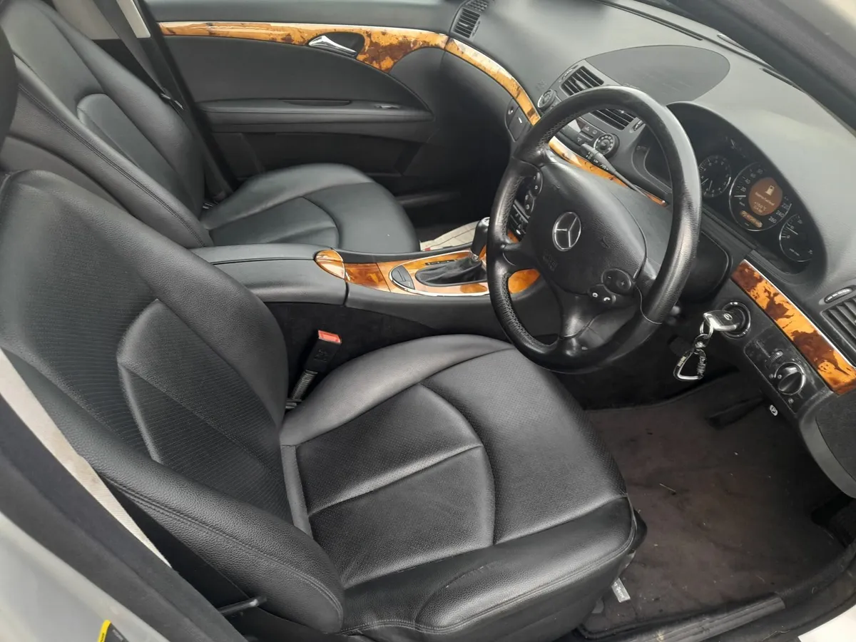 Mercedes-Benz E-Class 2008 - Image 3