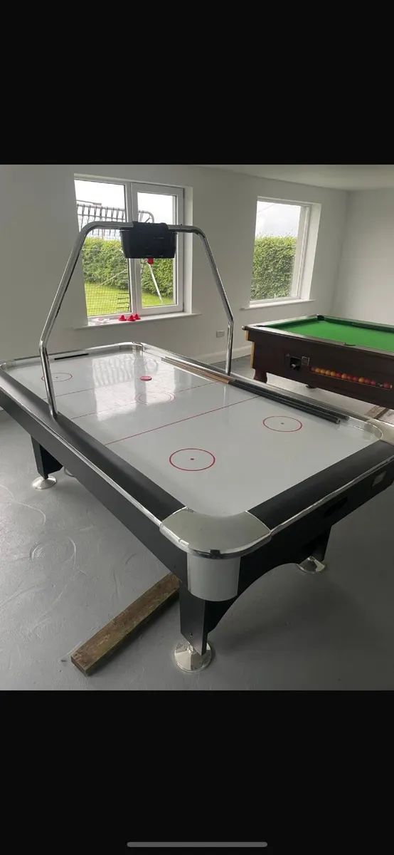 Air hockey table - Image 4