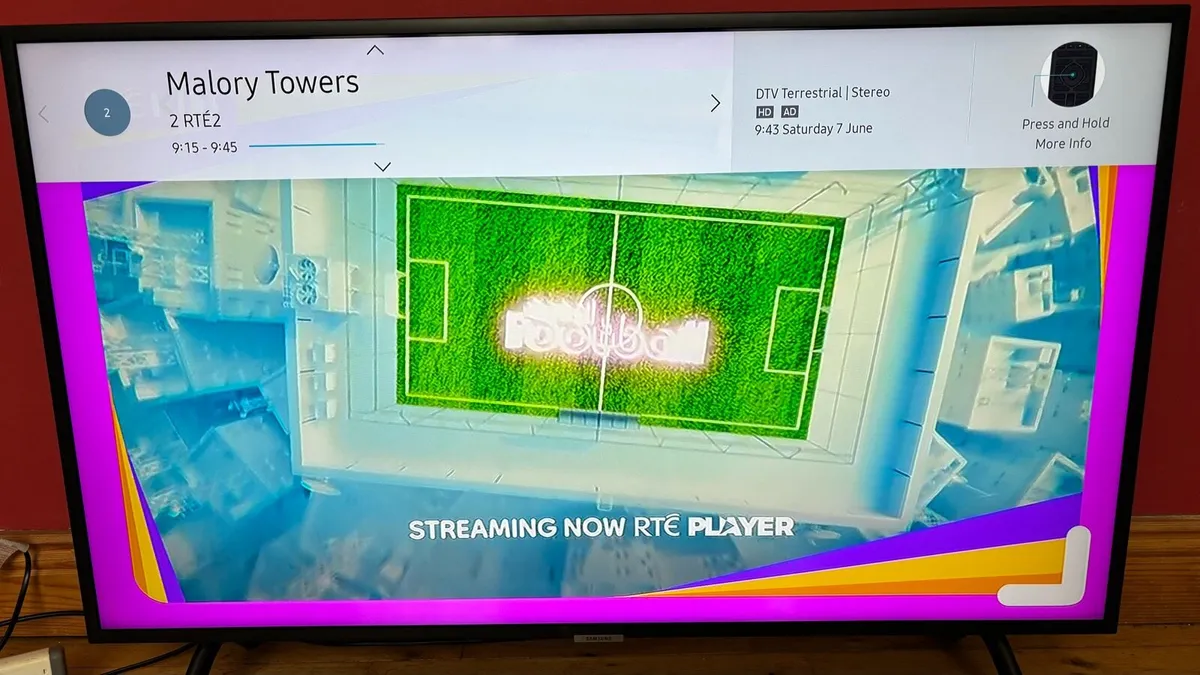 40” Samsung 4K UHD Certified HDR 10+ Smart TV - Image 4