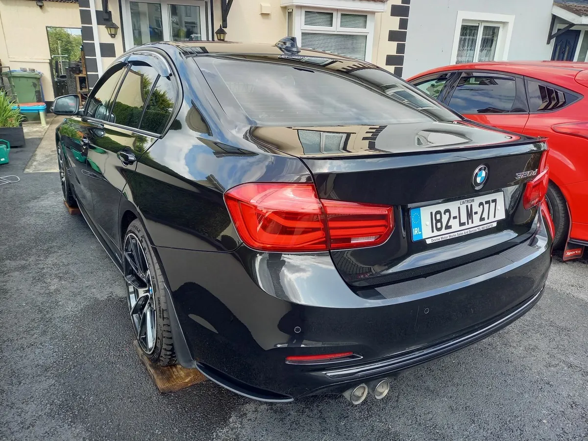 BMW 3-Series 2018 - Image 3