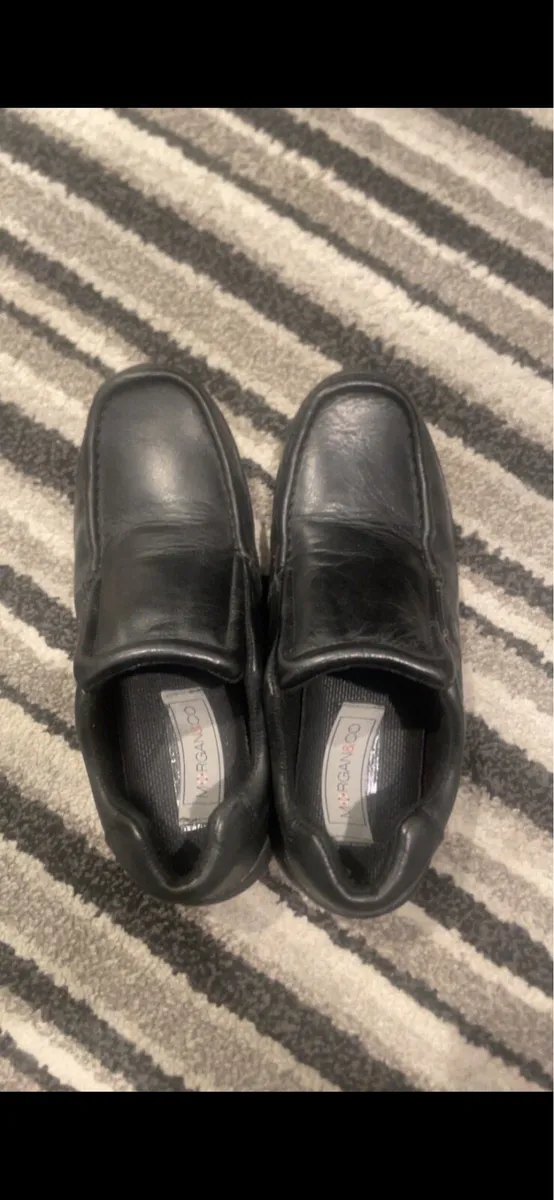 Black Leather Shoes Size 9 - Image 2