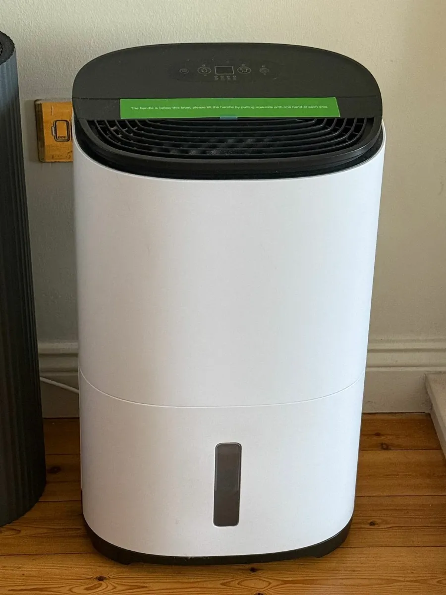 Dehumidifier / Air Purifier - Image 1