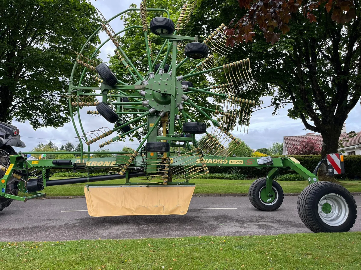 Krone TC760 plus rake - Image 1