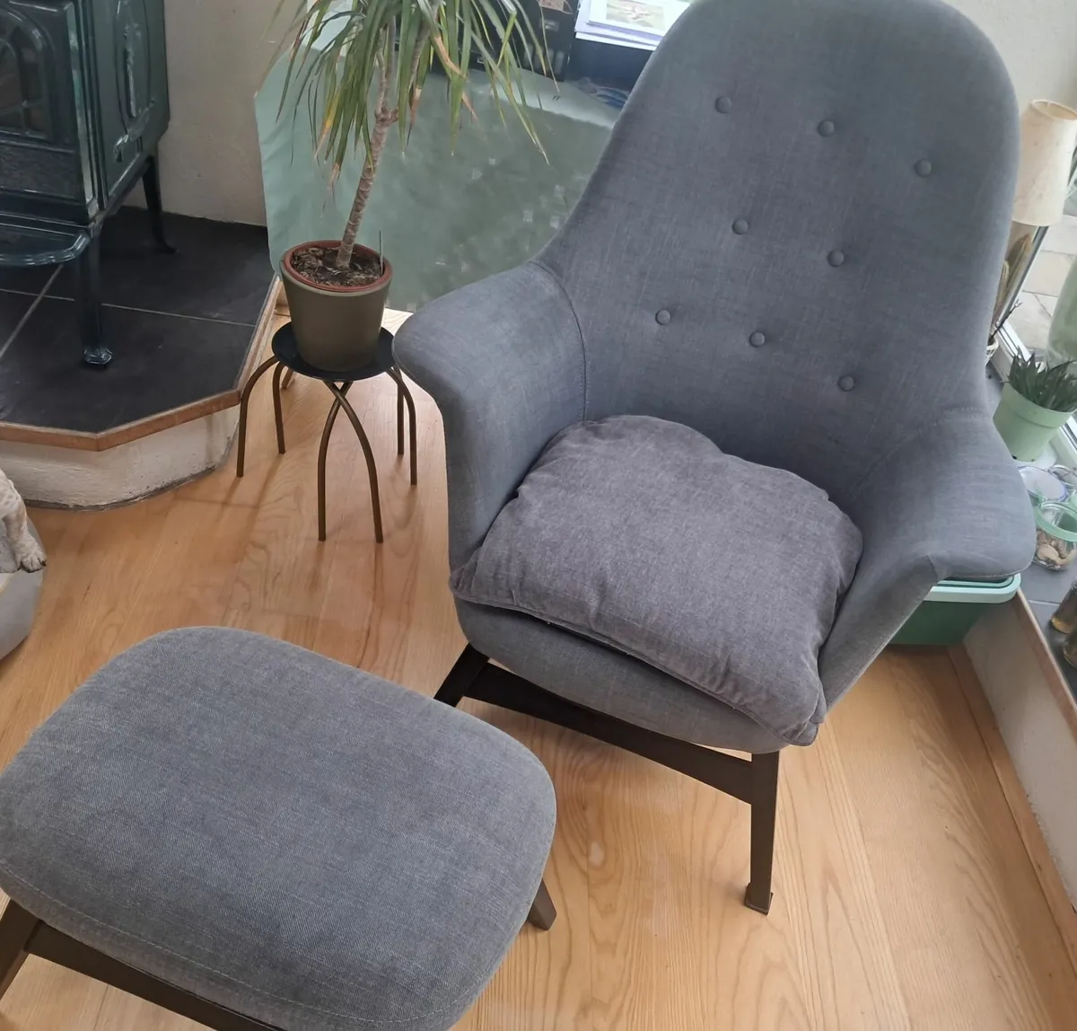 Grey armchair plus footrest - Image 3