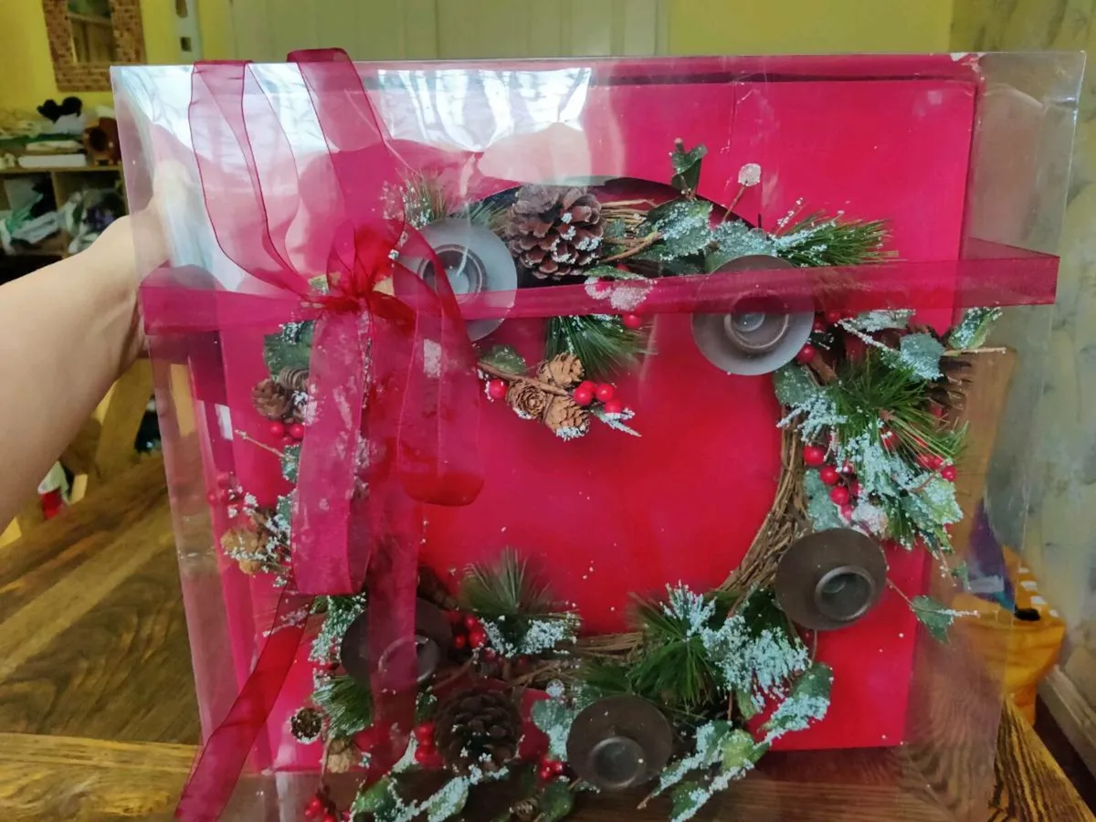 HUGE CHRISTMAS CANDLES , Wreath UNUSED ! - Image 4