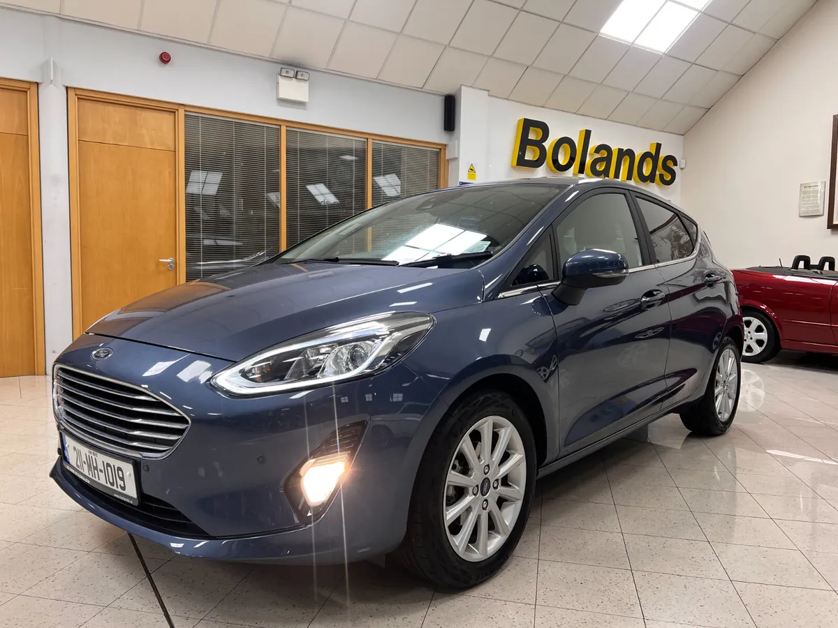 *AUTOMATIC* ONLY 24,000 Kms TITANIUM 125BHP As New - Image 4