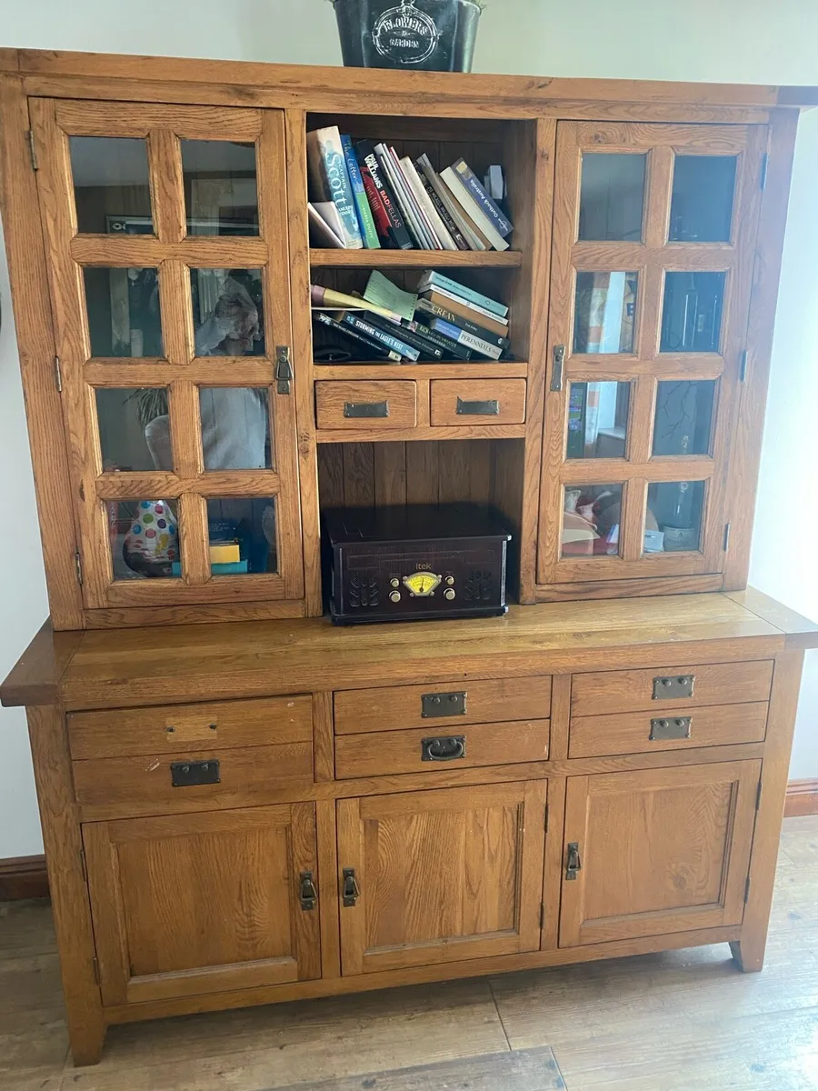 Cabinet - Image 1