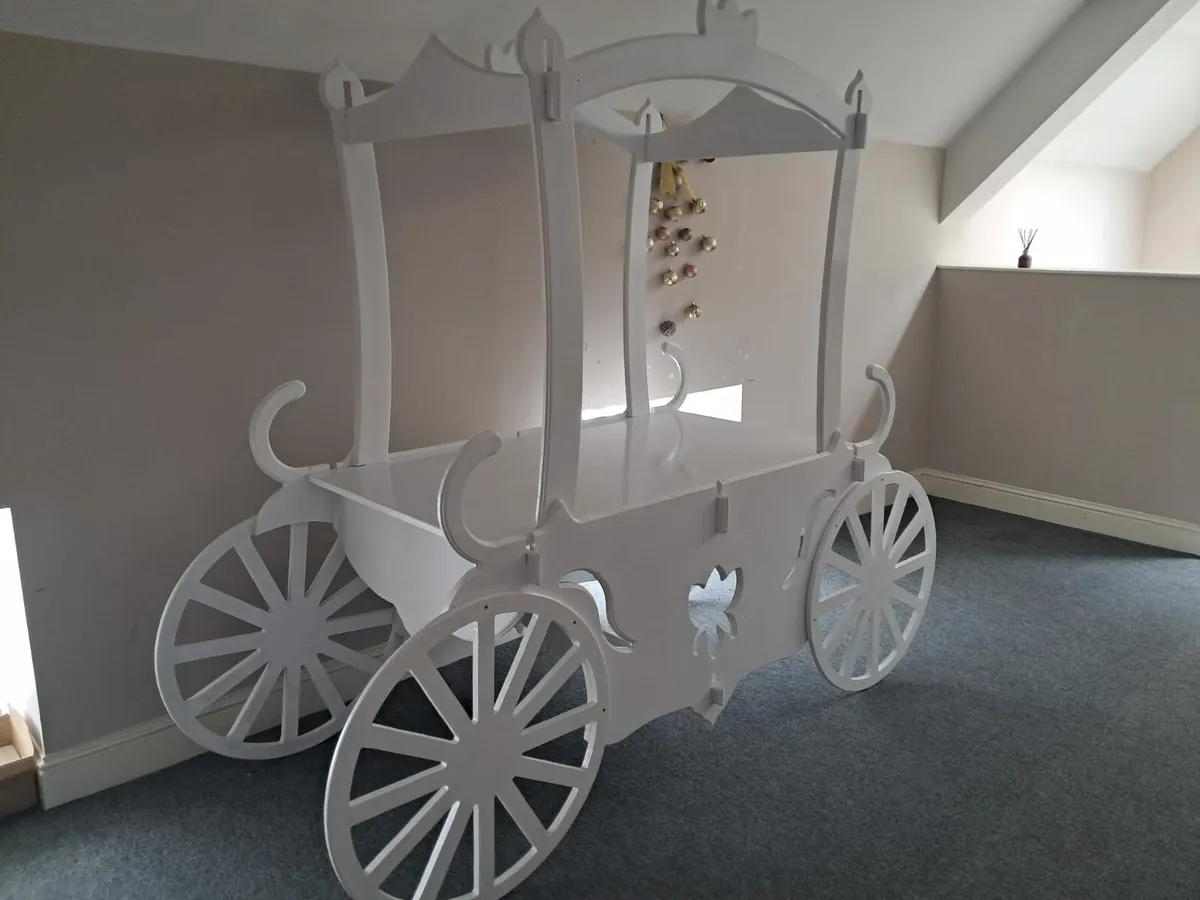 Queen Carriage (candy cart) For Hire - Image 2