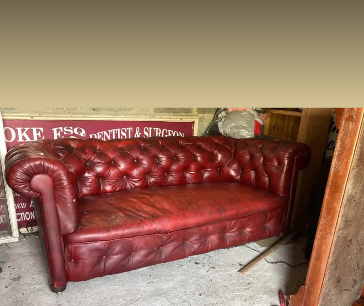 Chesterfield sofa - Image 1