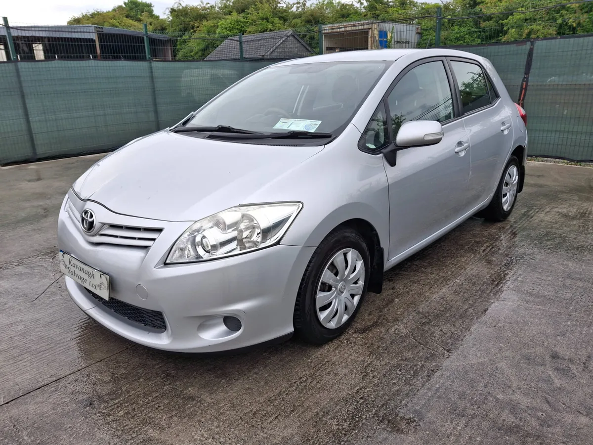 *2011 Toyota Auris  1.4 Diesel - Image 2