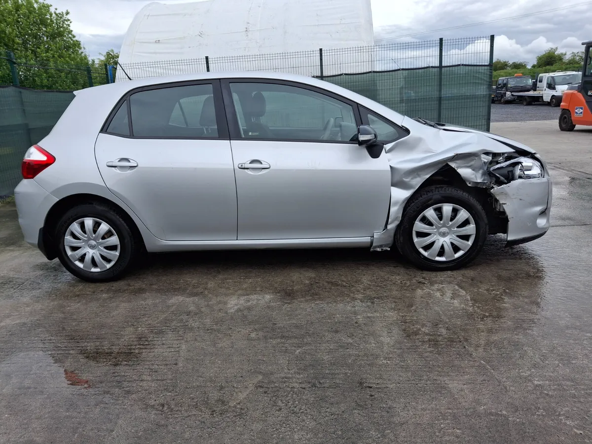 *2011 Toyota Auris  1.4 Diesel - Image 4