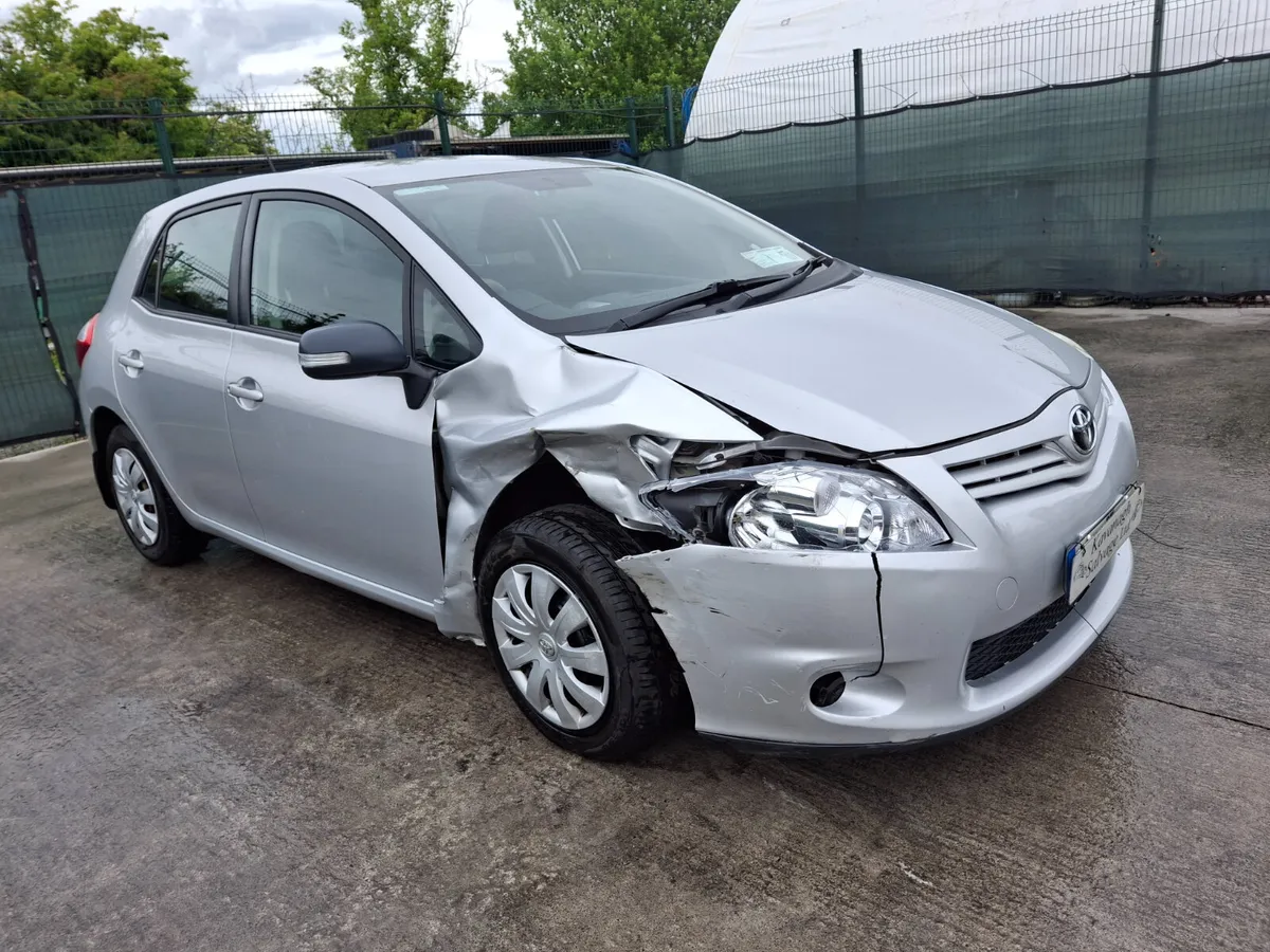 *2011 Toyota Auris  1.4 Diesel - Image 3