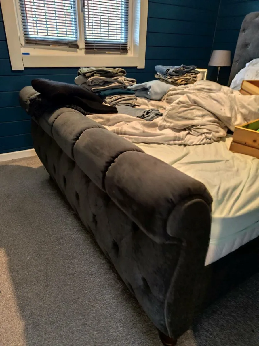 King size slay bed - Image 1