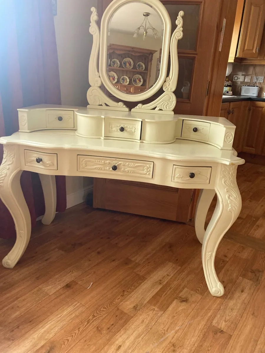 Dressing table - Image 2