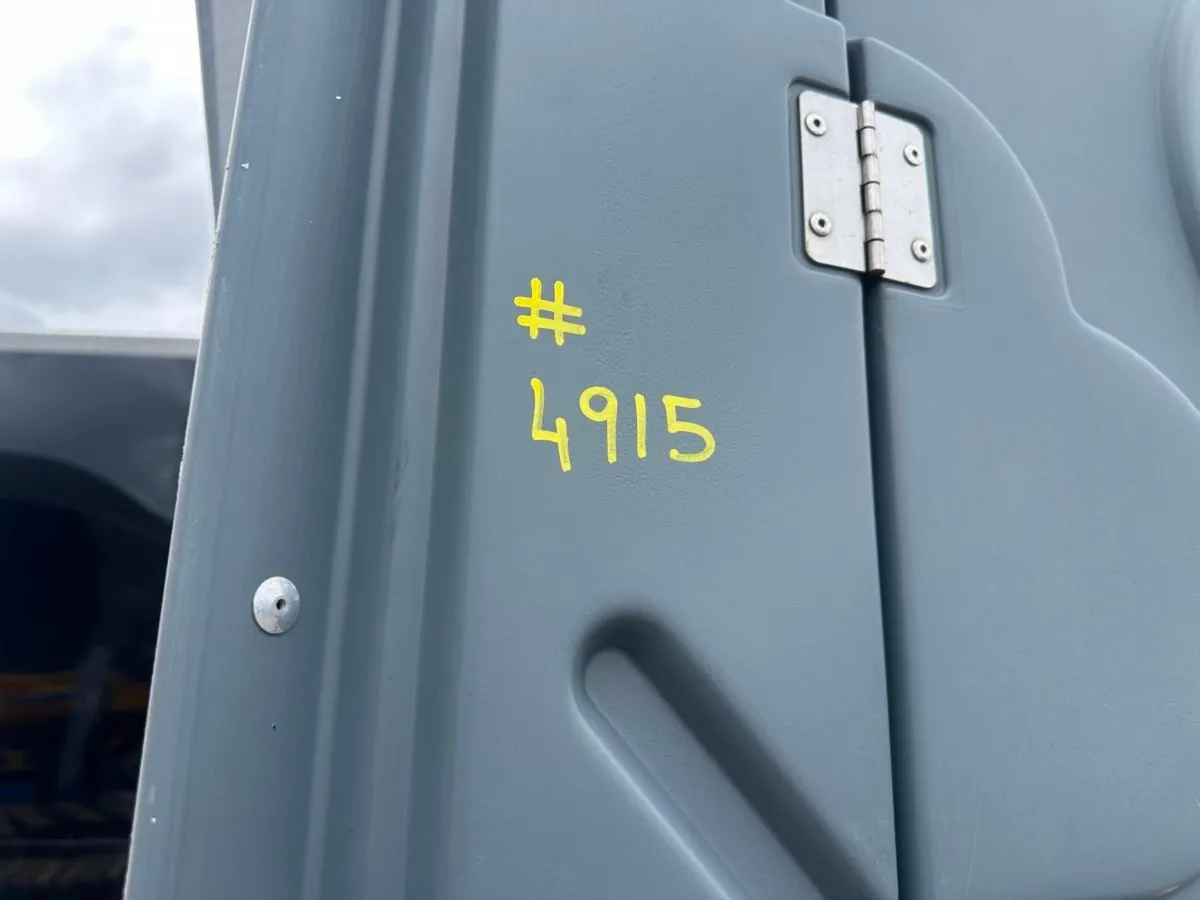 MAIN CONNECTION TOILET PORTALOO....4915. - Image 3