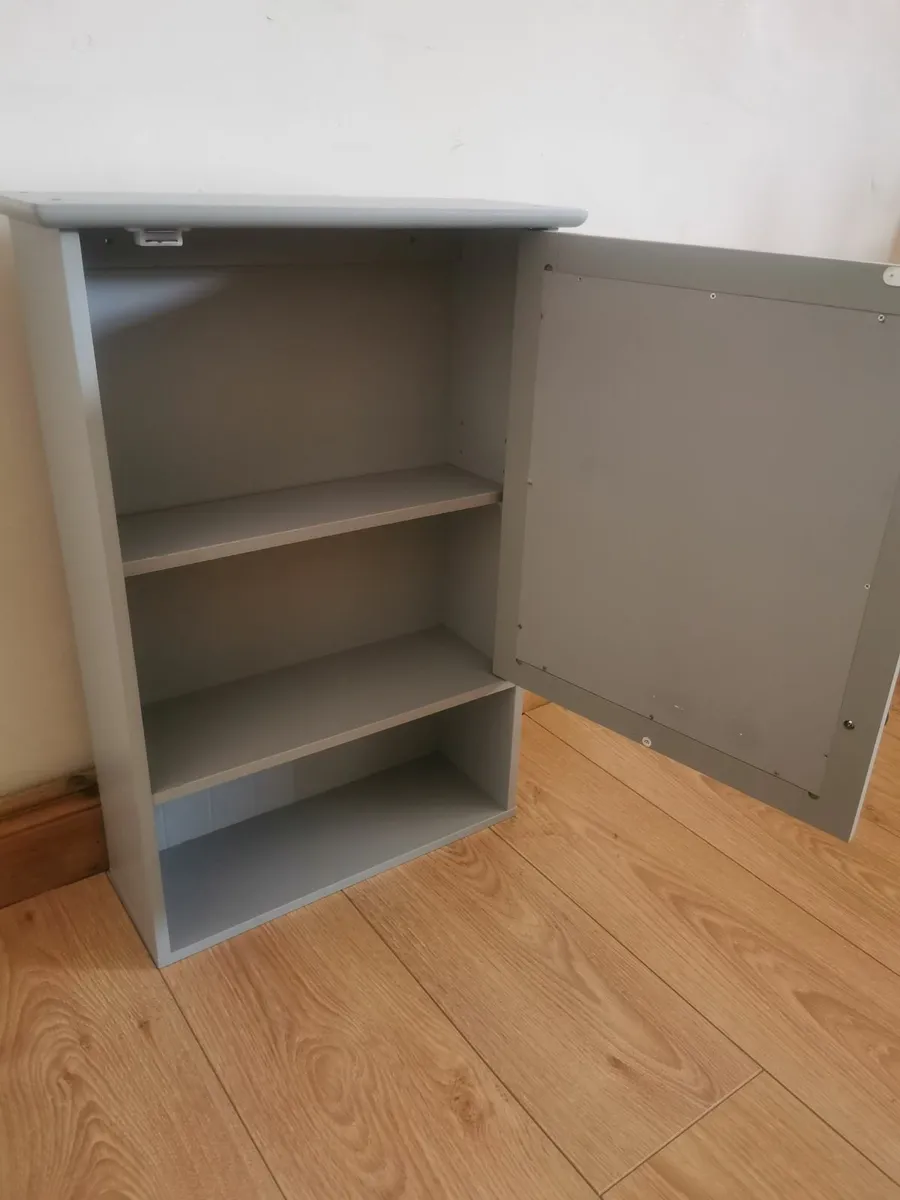 Quality Modern Expensive bathroom cabinet 6months - Image 4
