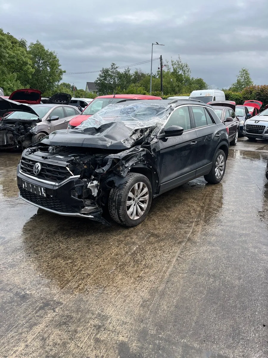 2018 Volkswagen t roc for parts - Image 2
