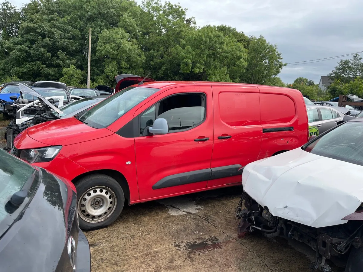 2021 Peugeot partner for parts - Image 2