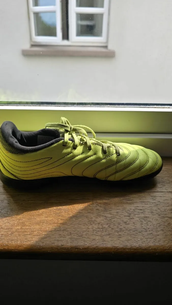 Football Shoes Size: UK 4 - Image 3