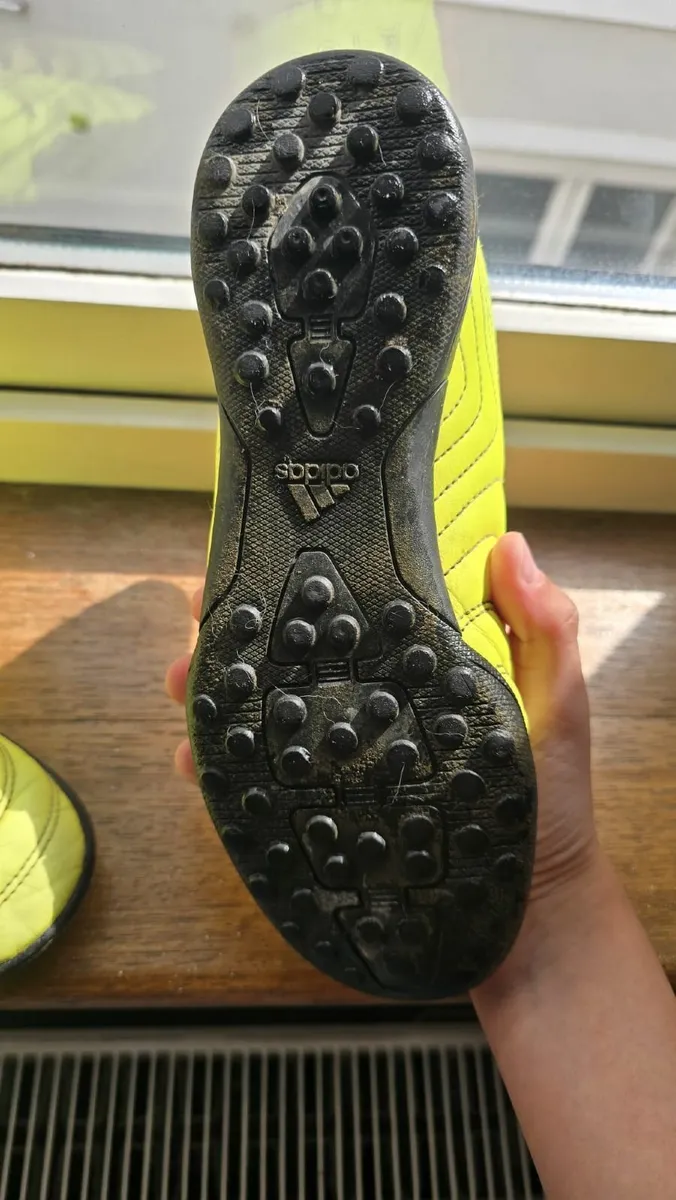 Football Shoes Size: UK 4 - Image 4