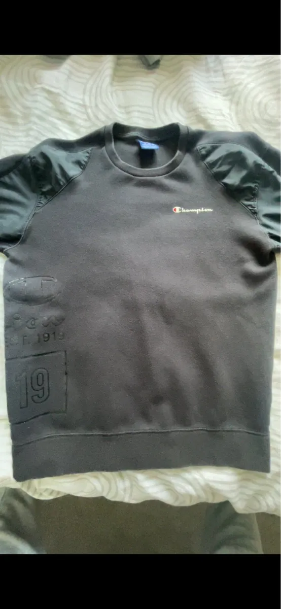 Black Champion Jumper Size M