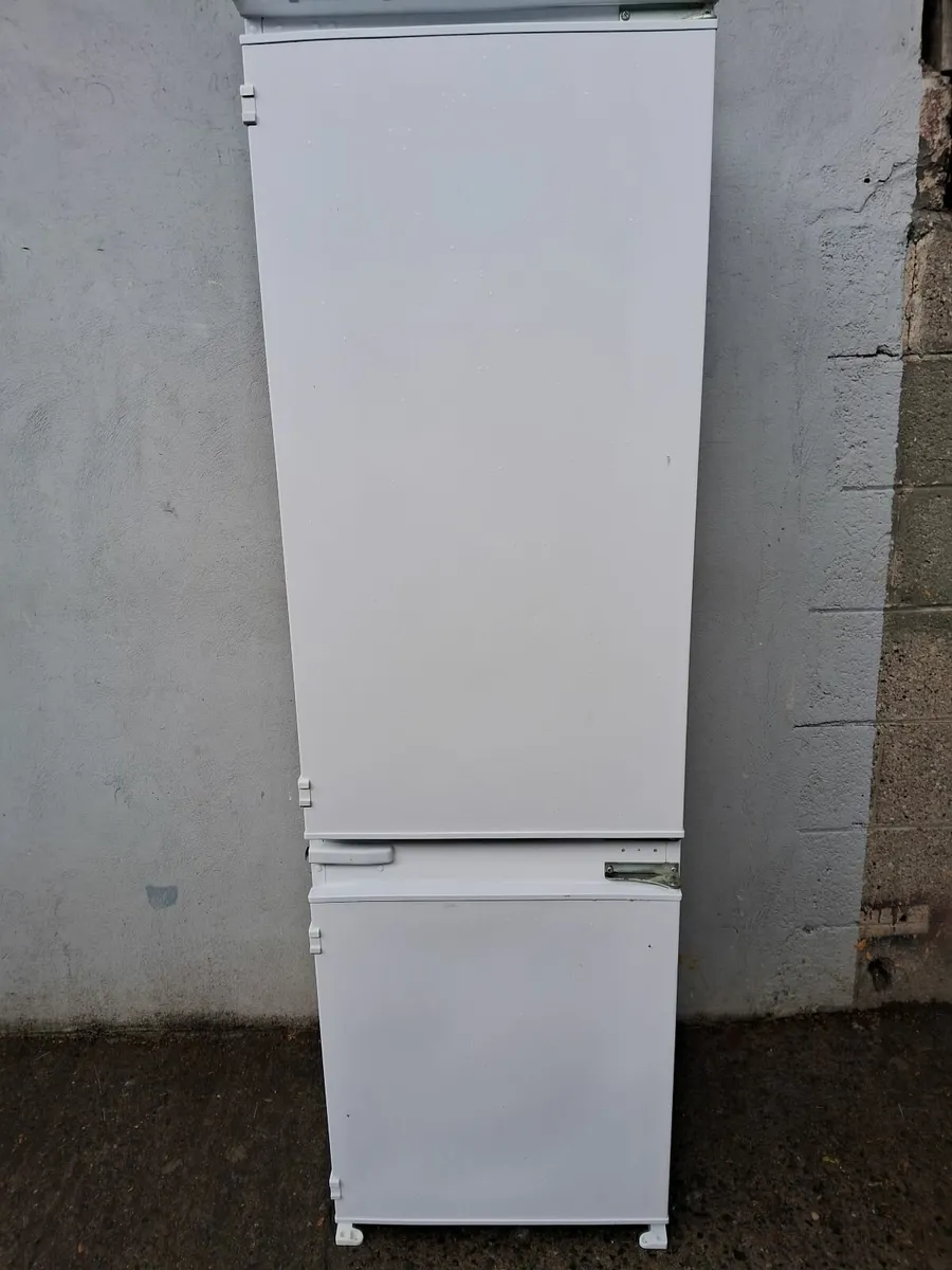 70/30 INTEGRETED FRIDGE AND FREEZER - Image 1