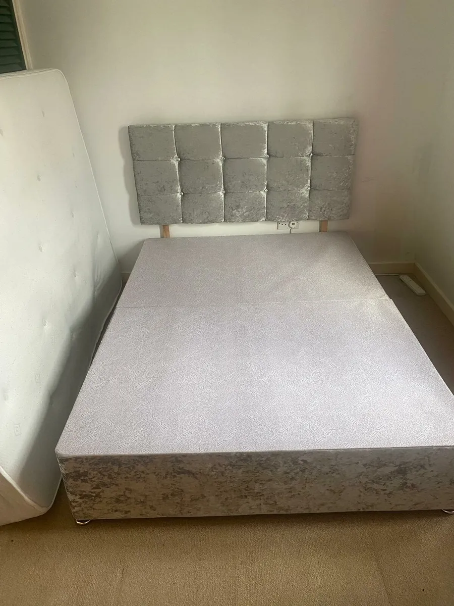 Double bed and mattress - Image 4