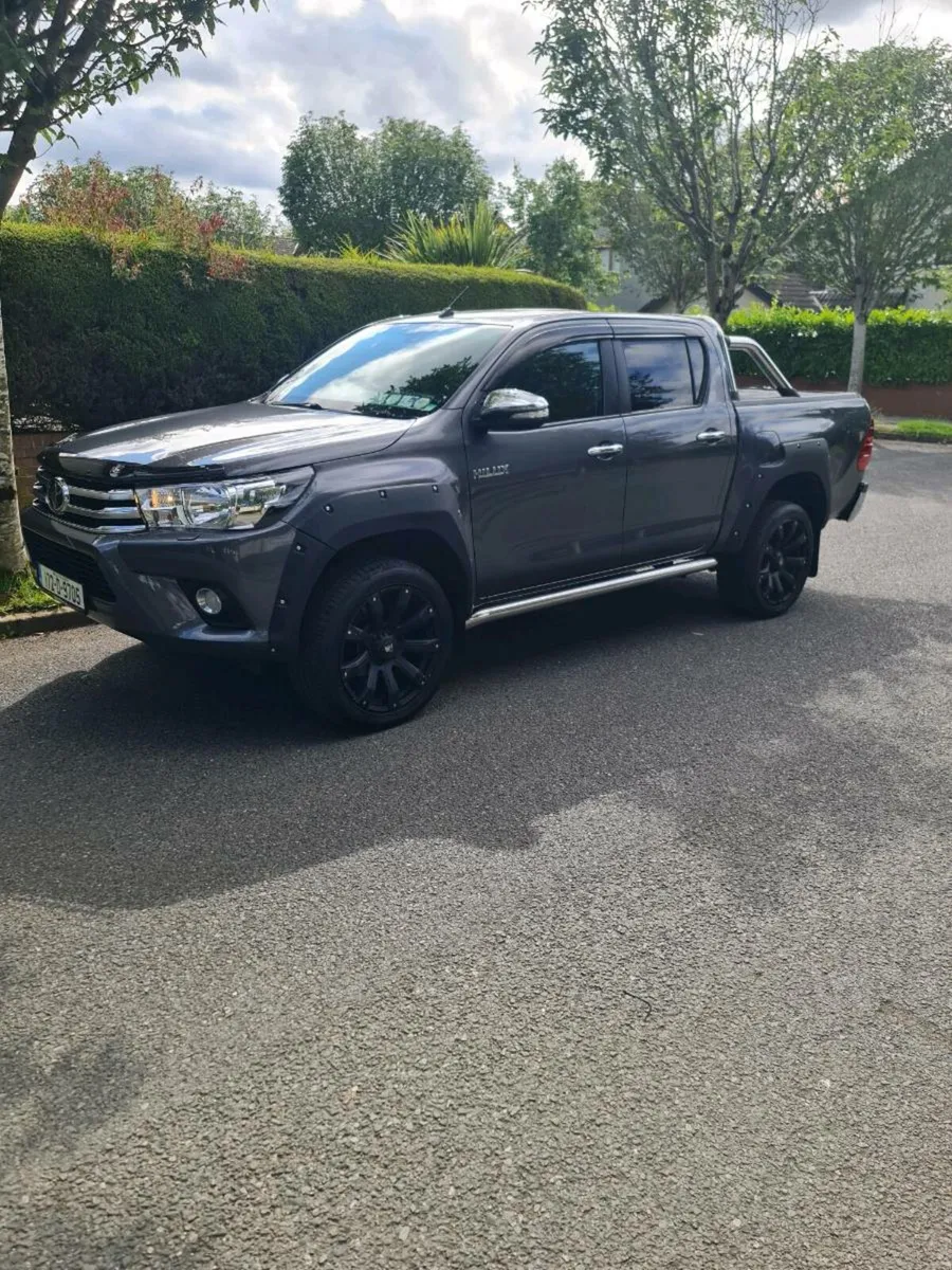 172 Toyota Hilux 2.4 D4D - Image 2