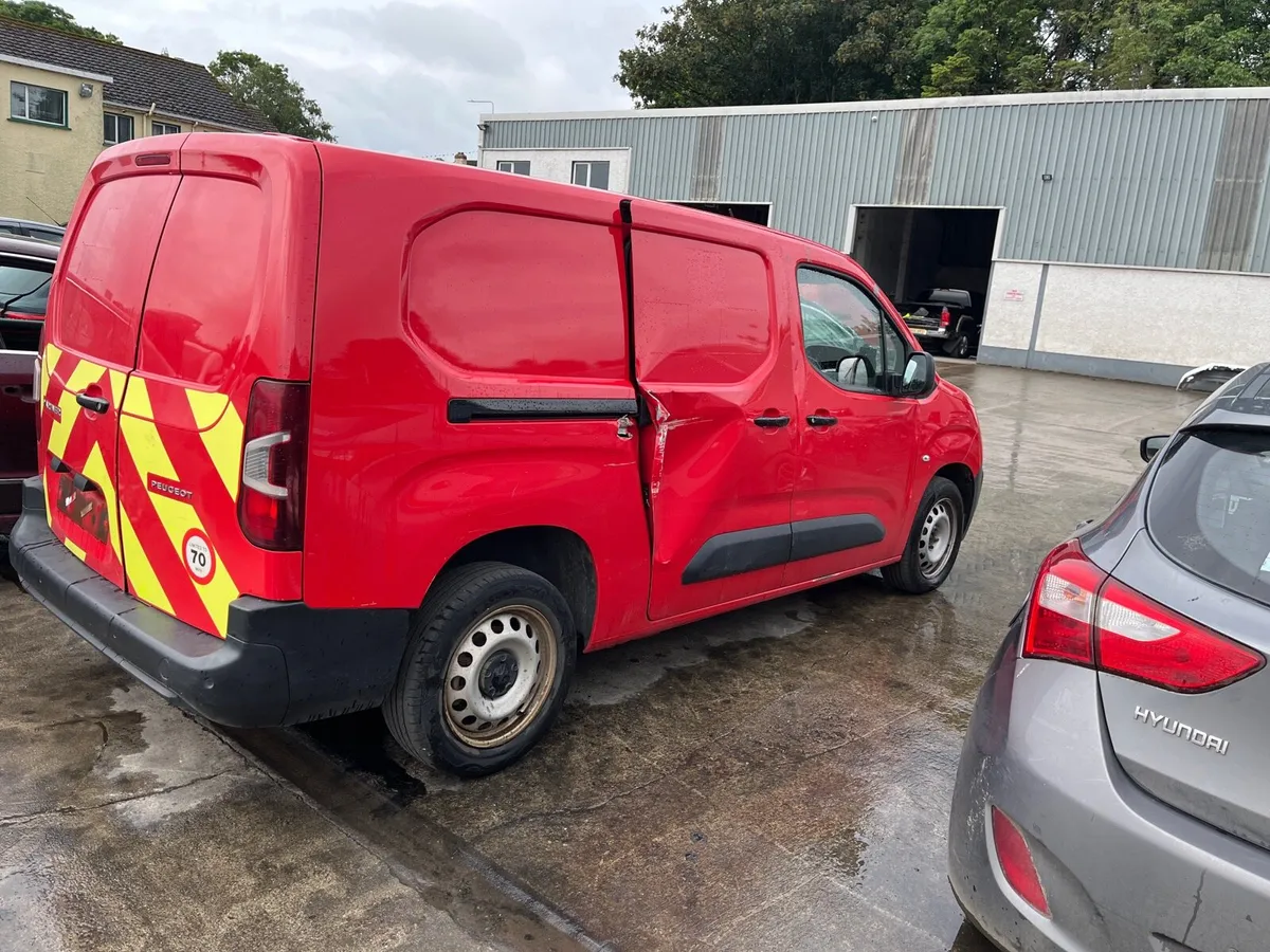 2021 Peugeot partner for parts - Image 4