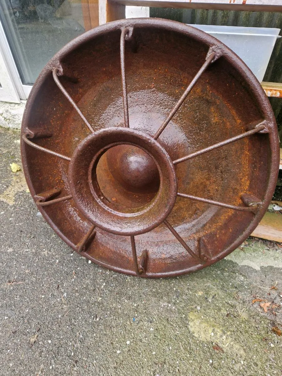 Pig trough - Image 1