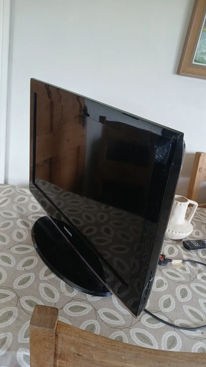 Samsung 32 " tv - Image 1